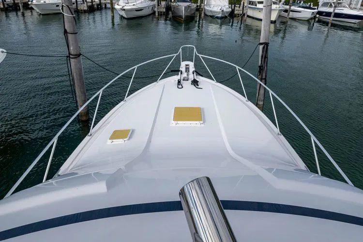 Vet Billz Yacht Photos Pics 2001 Bertram 390 - Image 8