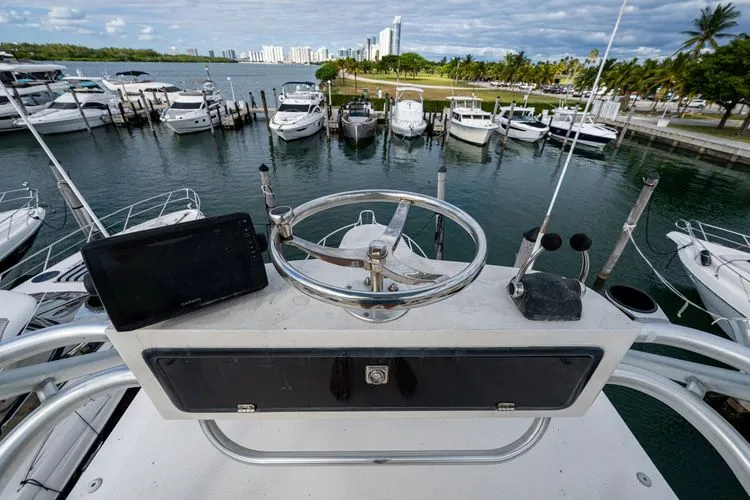 Vet Billz Yacht Photos Pics 2001 Bertram 390 - Image 18