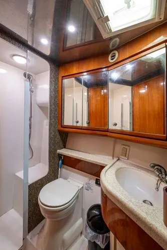 Vet Billz Yacht Photos Pics 2001 Bertram 390 - Image 36