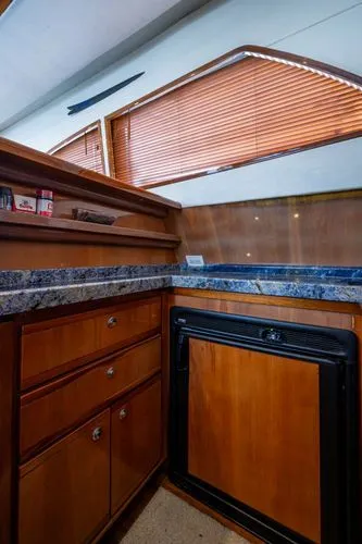 Vet Billz Yacht Photos Pics 2001 Bertram 390 - Image 27