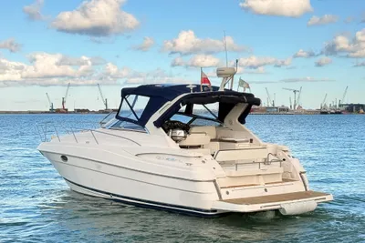 2004 Regal Commodore 3560