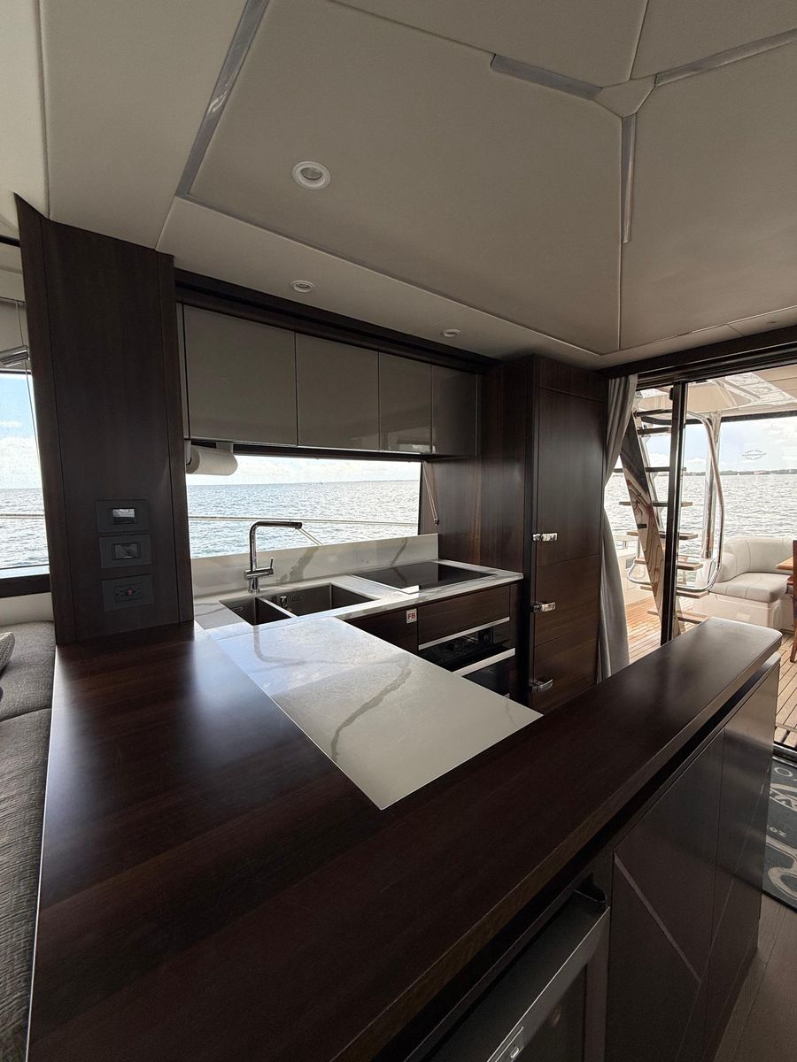 2022 Sunseeker 68 