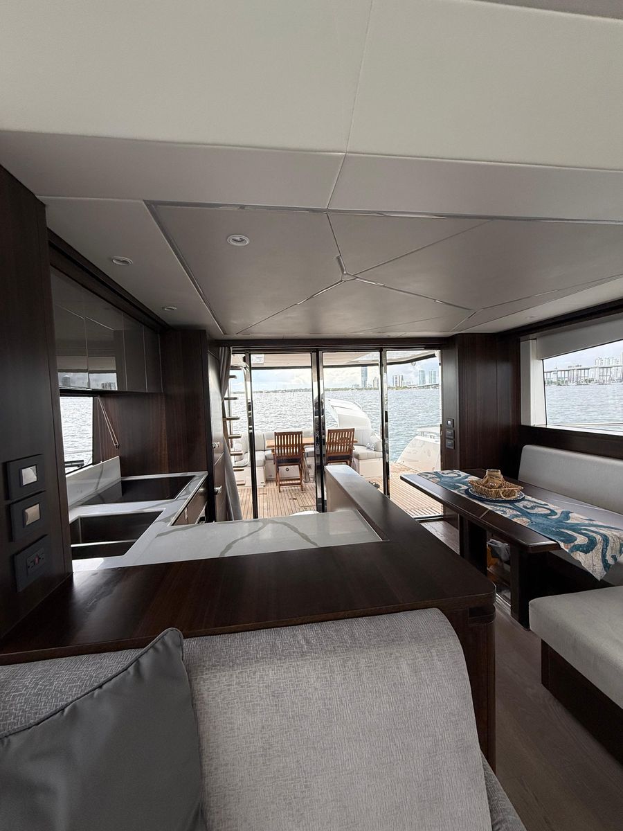 2022 Sunseeker 68 