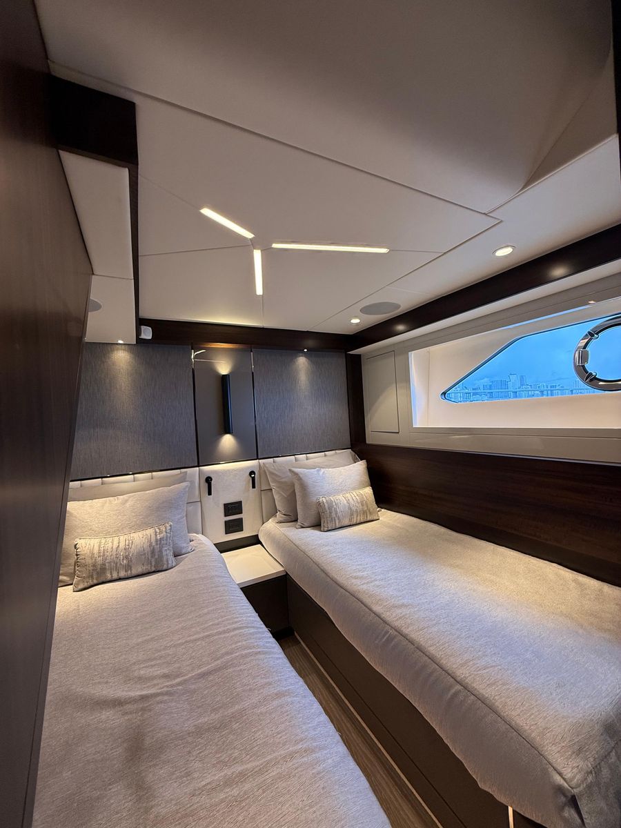 2022 Sunseeker 68 
