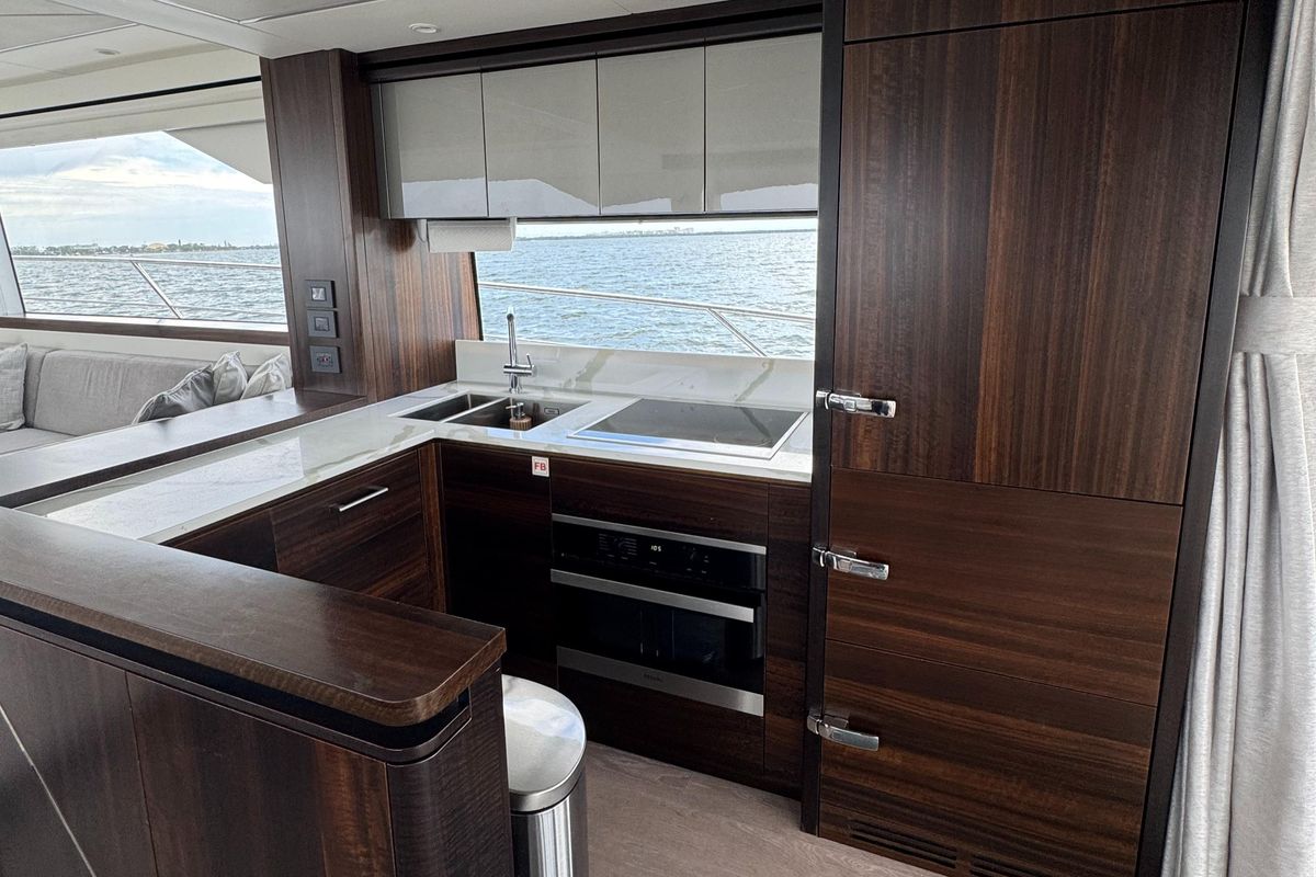 2022 Sunseeker 68 