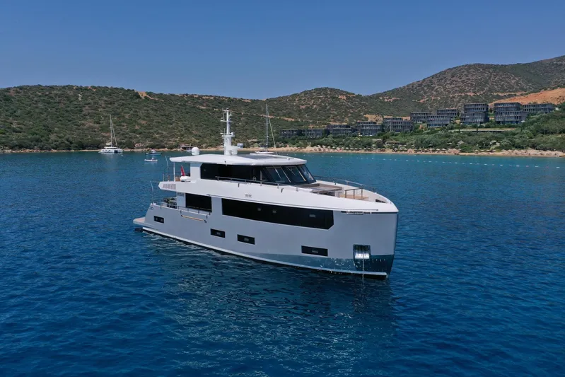 Tortura Yacht Photos Pics 
