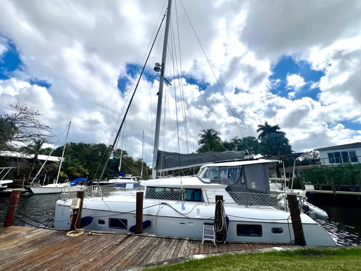 Willow Yacht Photos Pics 