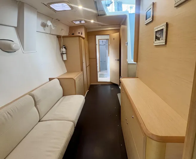 Willow Yacht Photos Pics 