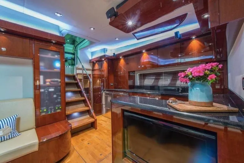 Highland Lass Yacht Photos Pics 