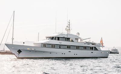 Camper & Nicholsons navetta