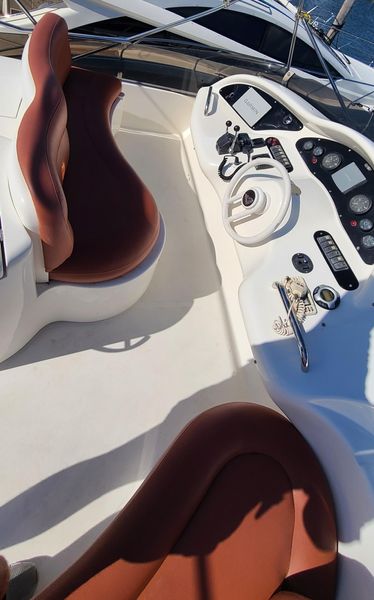 2000 Azimut 46