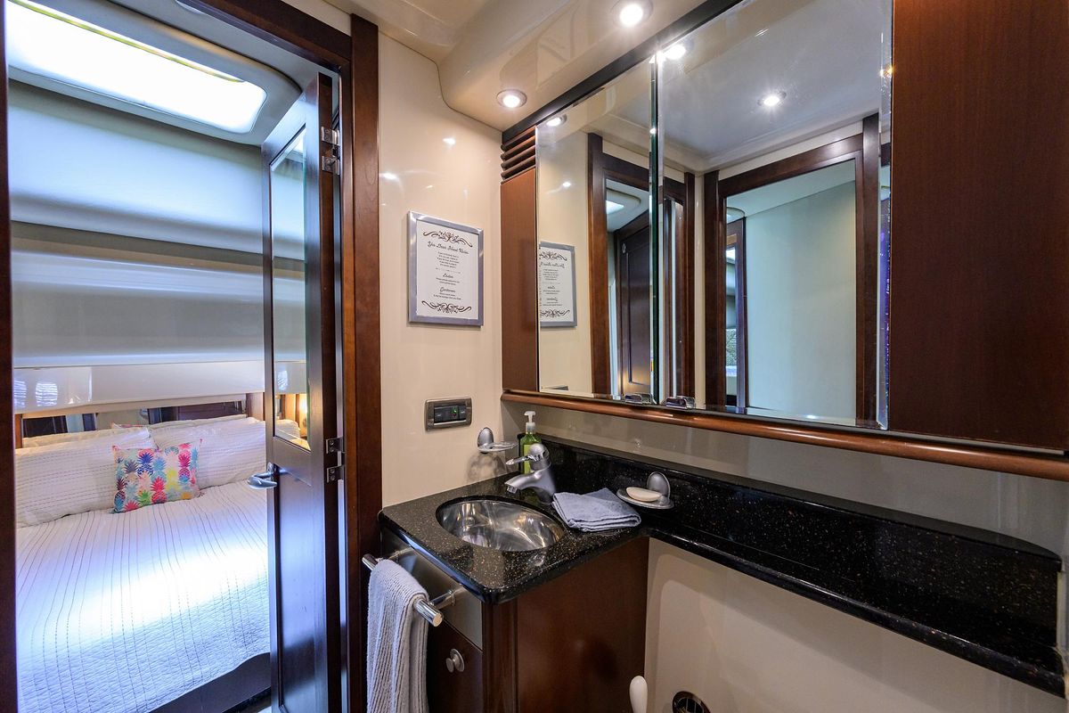 2005 Sea Ray 52 