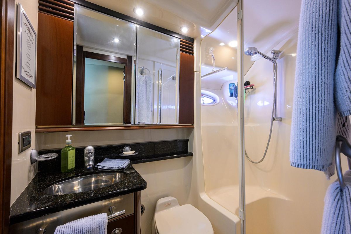 2005 Sea Ray 52 