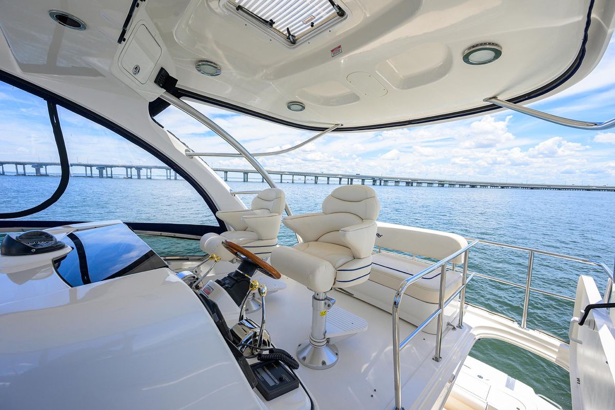 2005 Sea Ray 52 