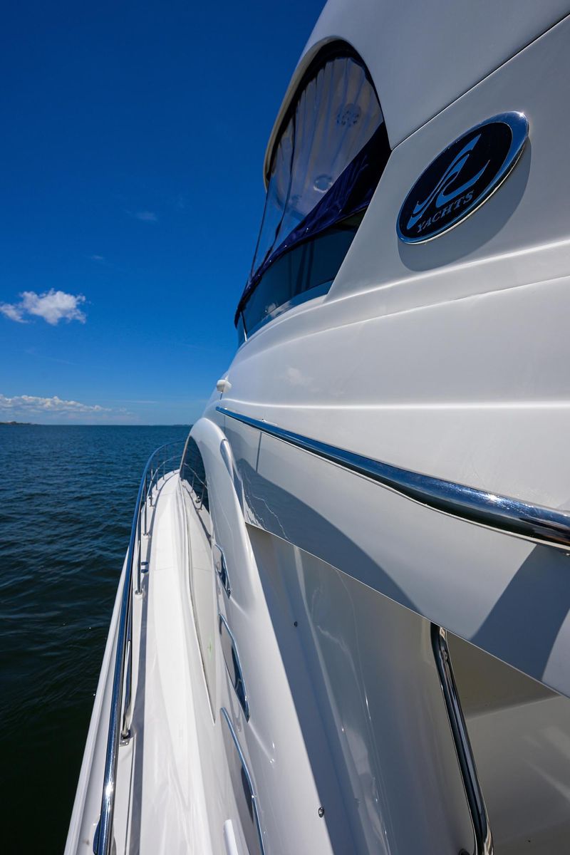 2005 Sea Ray 52 