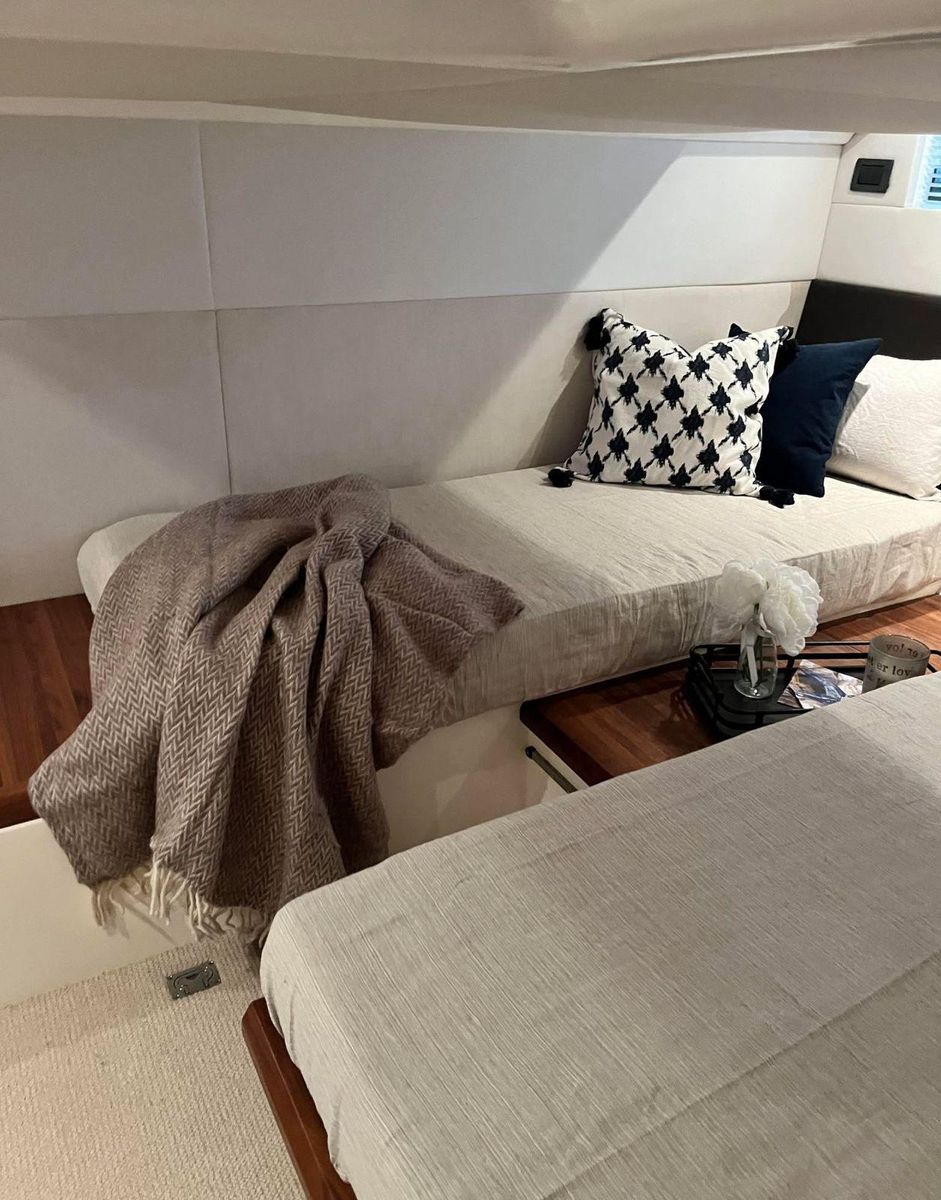 2011 Sealine 45 