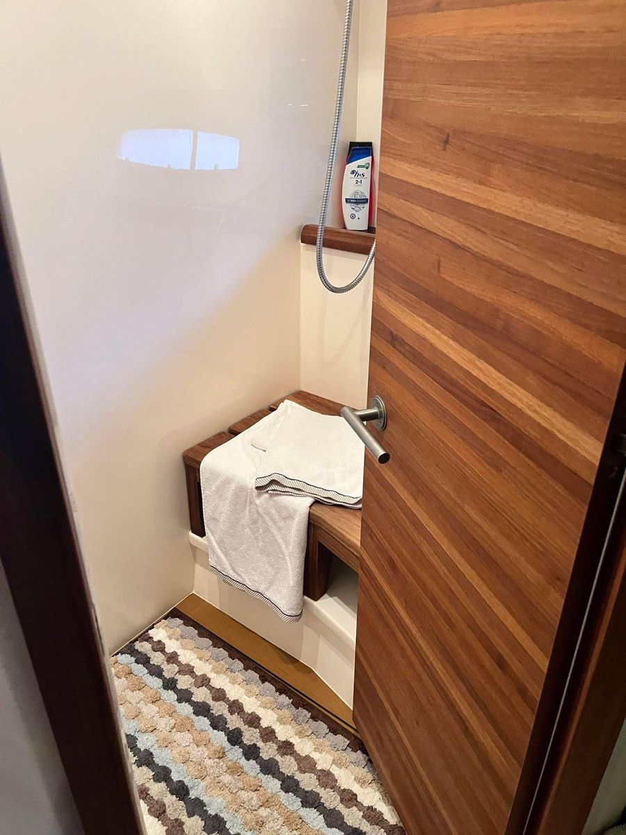 2011 Sealine 45 