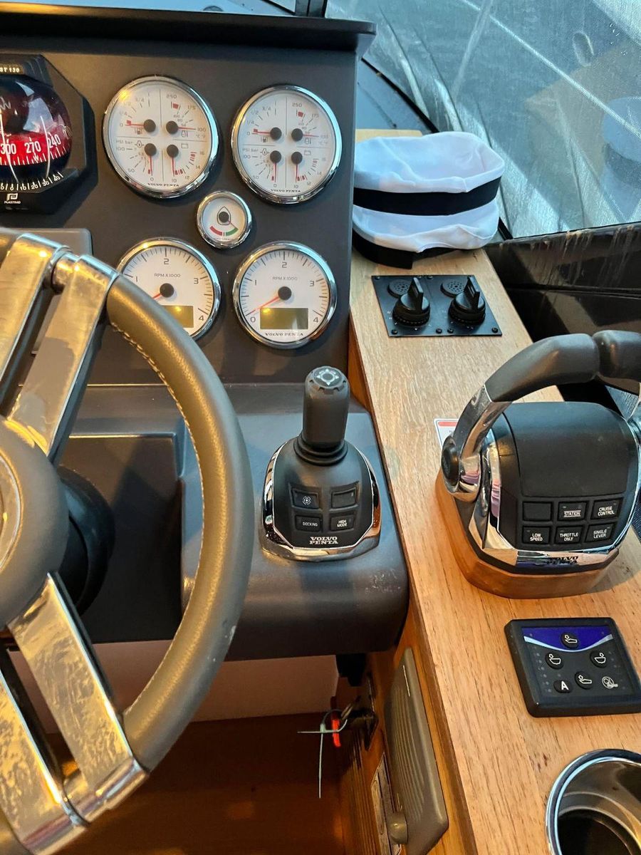 2011 Sealine 45 