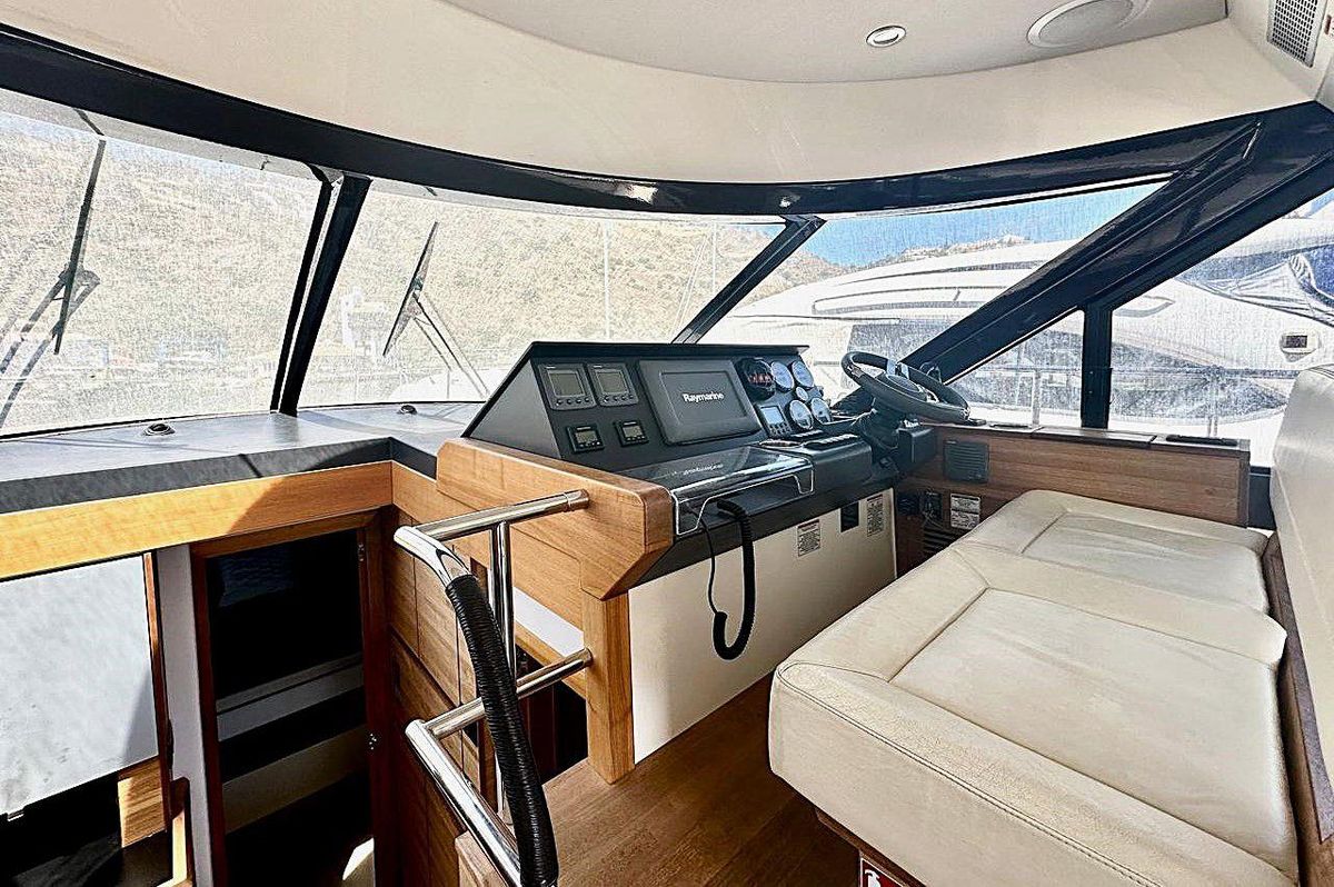 2011 Sealine 45 