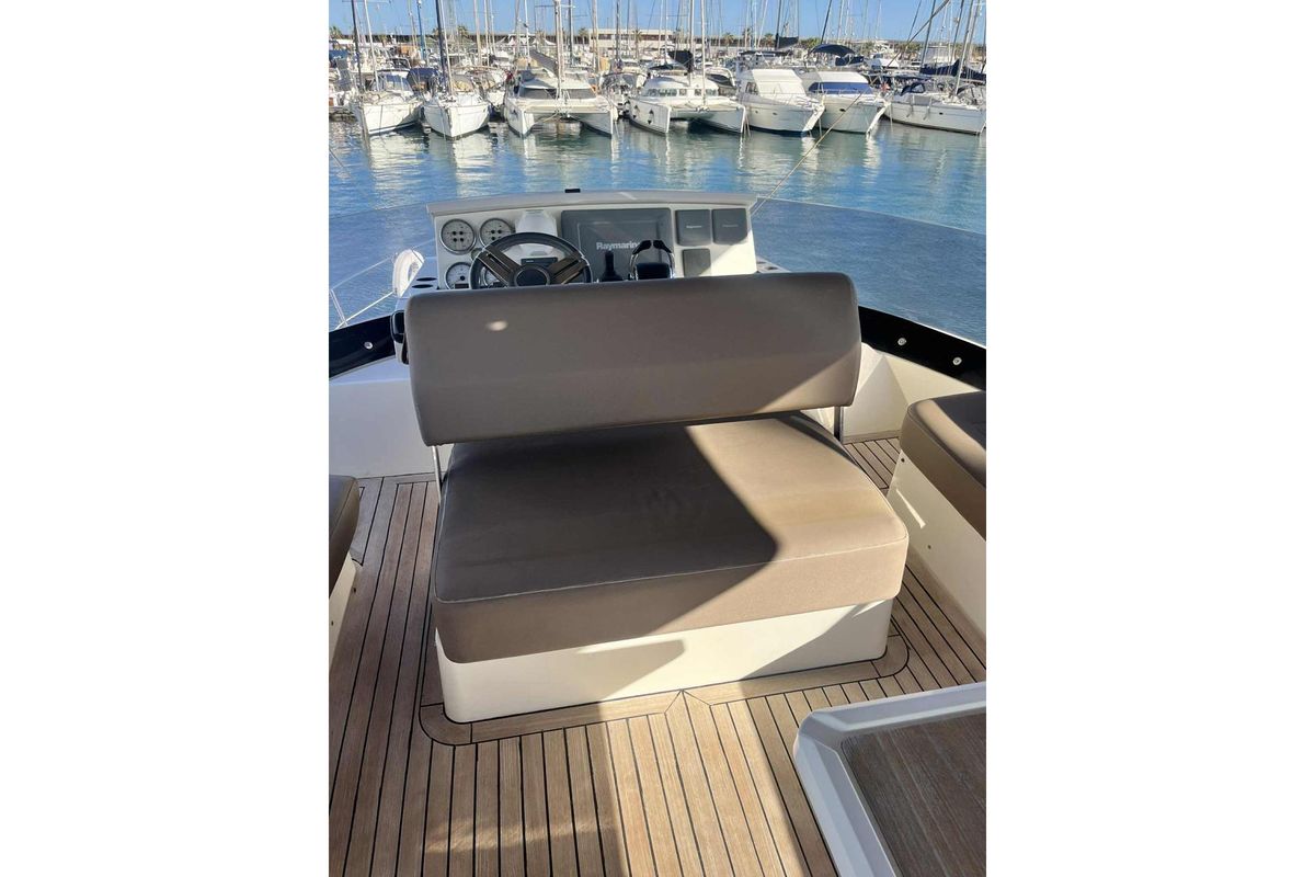 2011 Sealine 45 