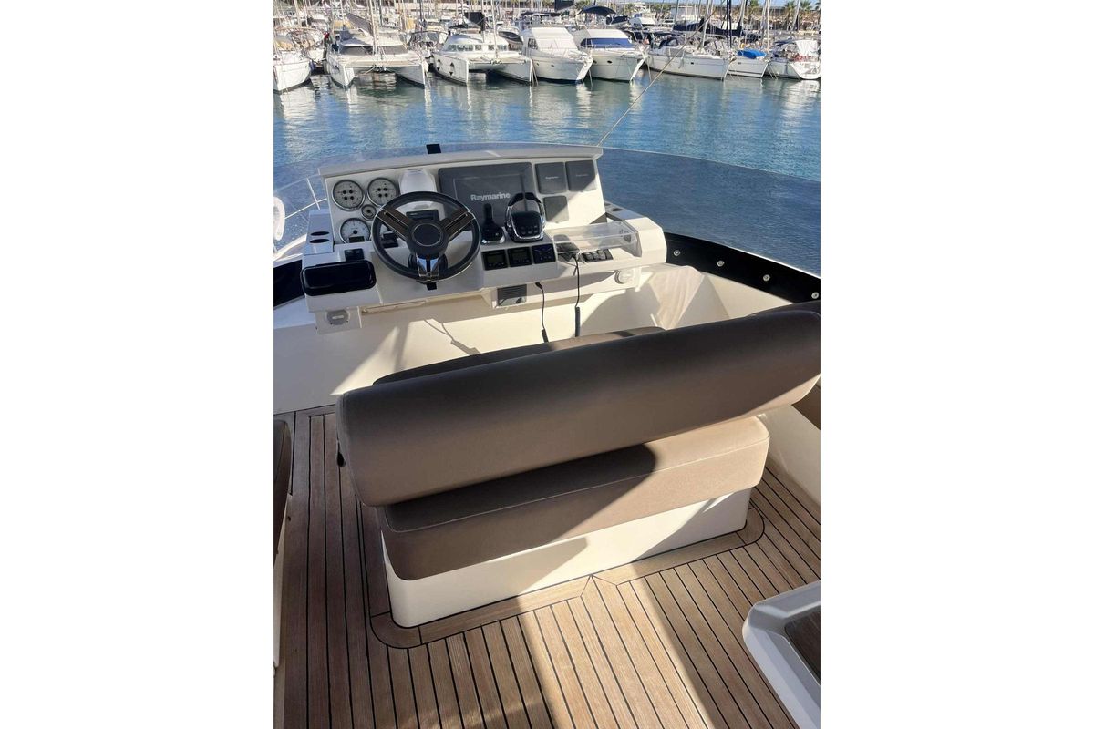 2011 Sealine 45 