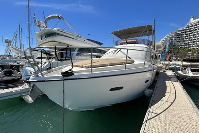 2012 Sealine F42