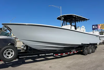 Contender 35 ST