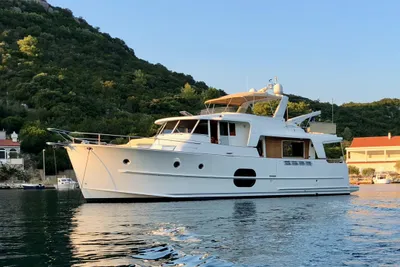 2010 Beneteau Swift Trawler 52