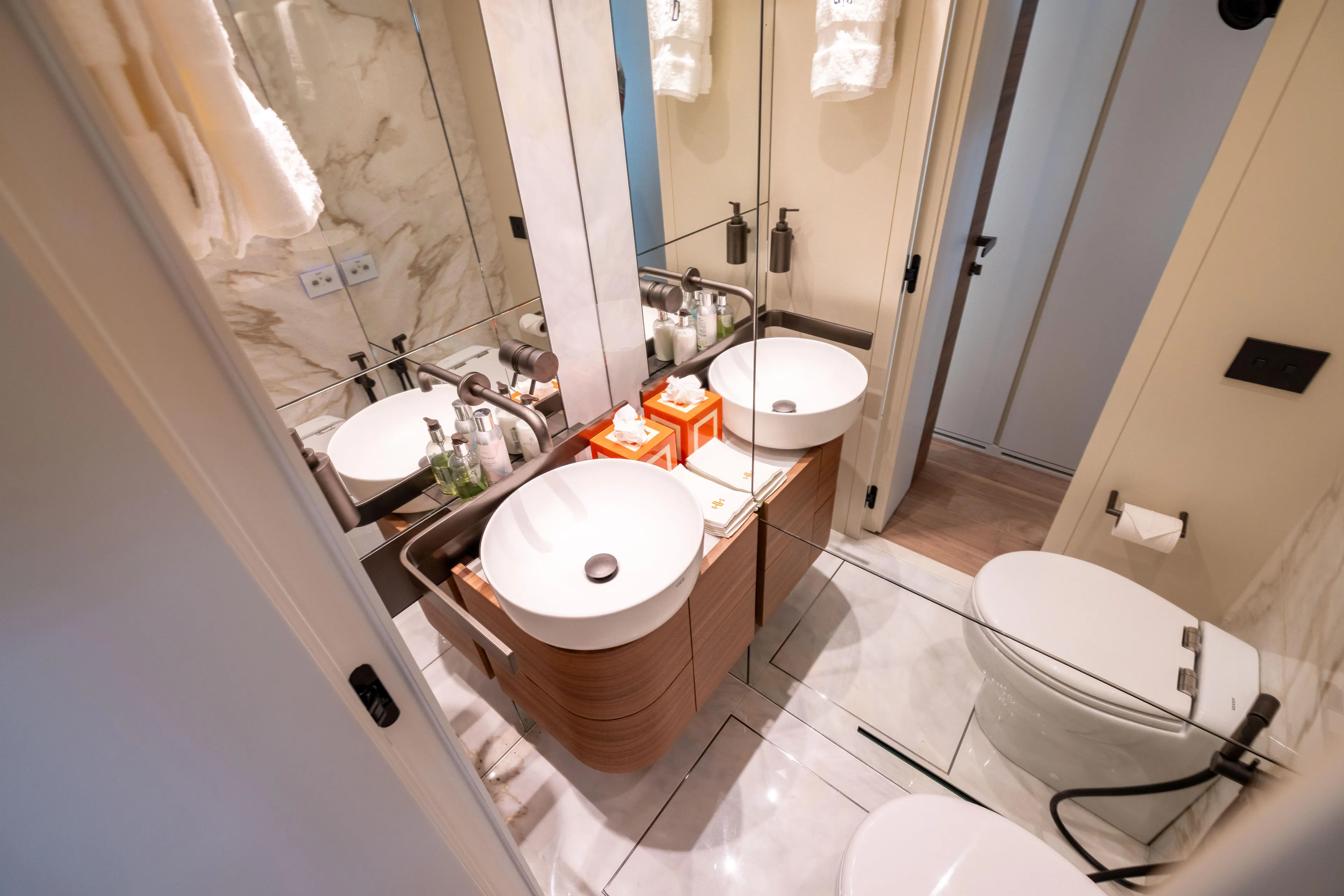 Sori San Lorenzo Yacht Photos Pics 