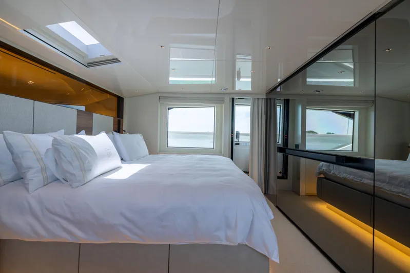 Sori San Lorenzo Yacht Photos Pics 