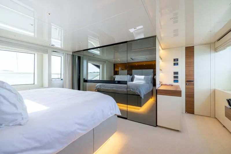 Sori San Lorenzo Yacht Photos Pics 