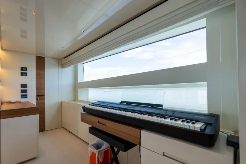 Sori San Lorenzo Yacht Photos Pics 