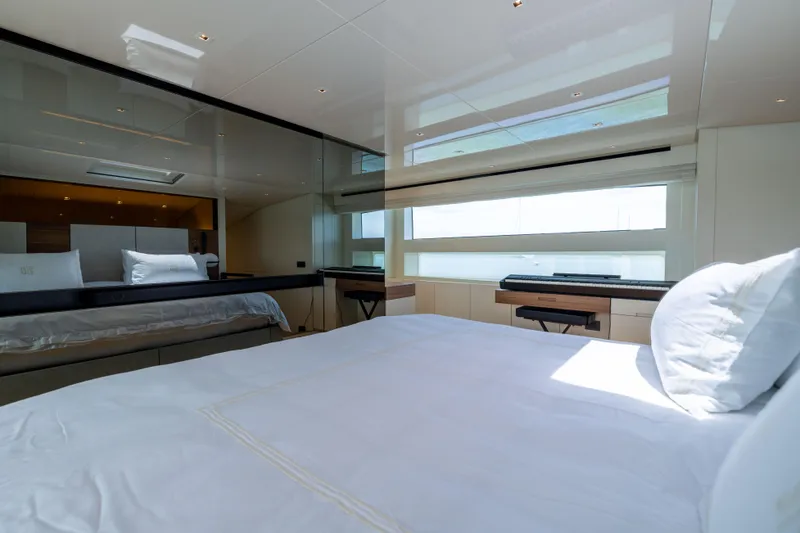 Sori San Lorenzo Yacht Photos Pics 