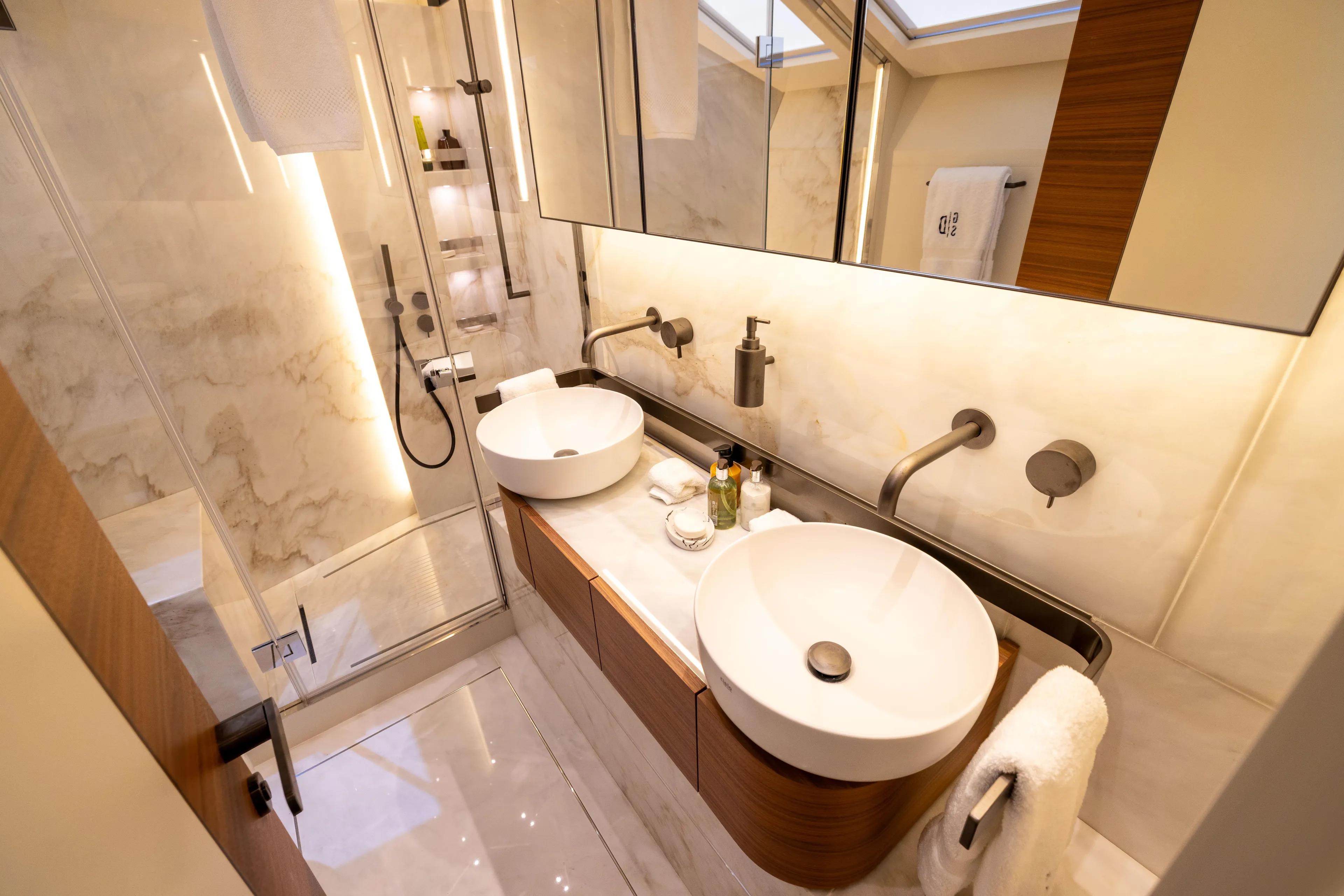 Sori San Lorenzo Yacht Photos Pics 