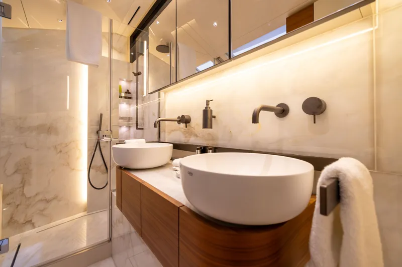 Sori San Lorenzo Yacht Photos Pics 