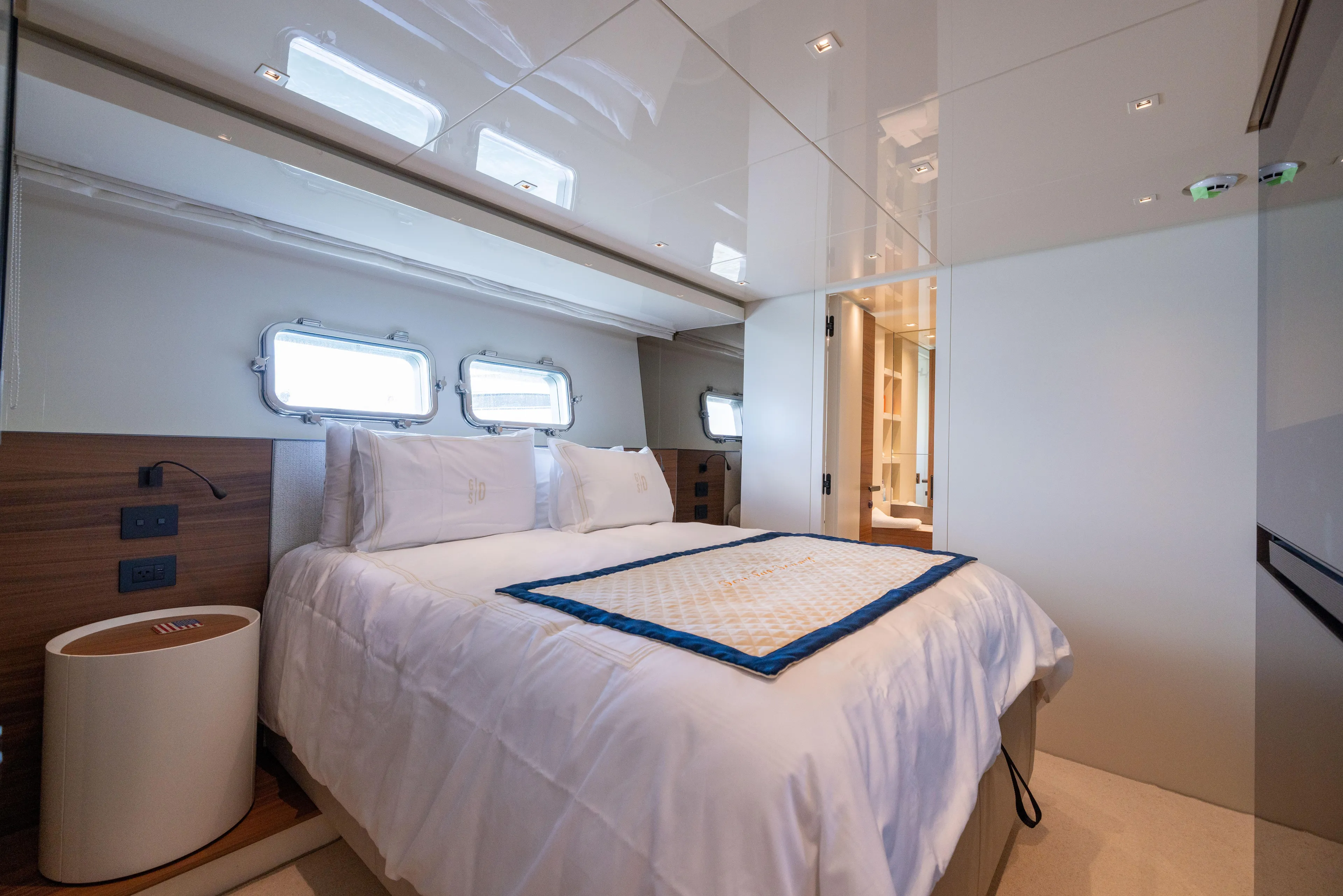 Sori San Lorenzo Yacht Photos Pics 