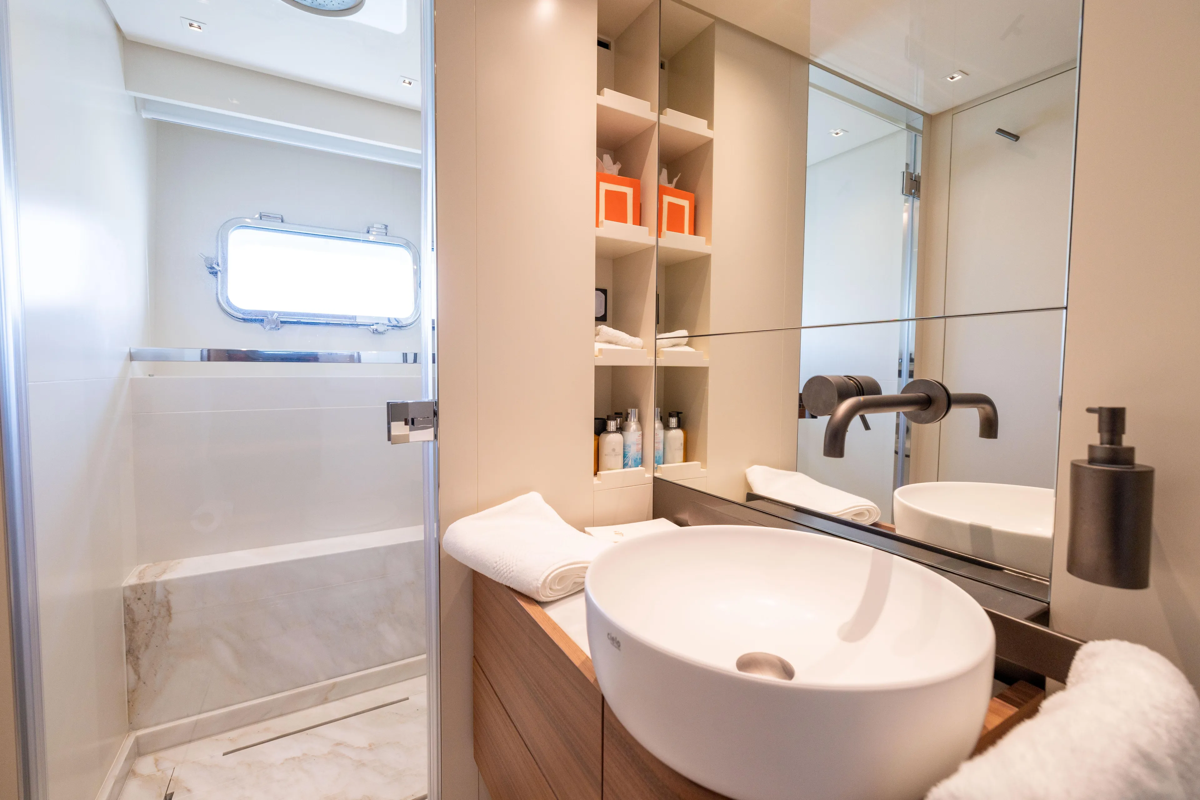 Sori San Lorenzo Yacht Photos Pics 