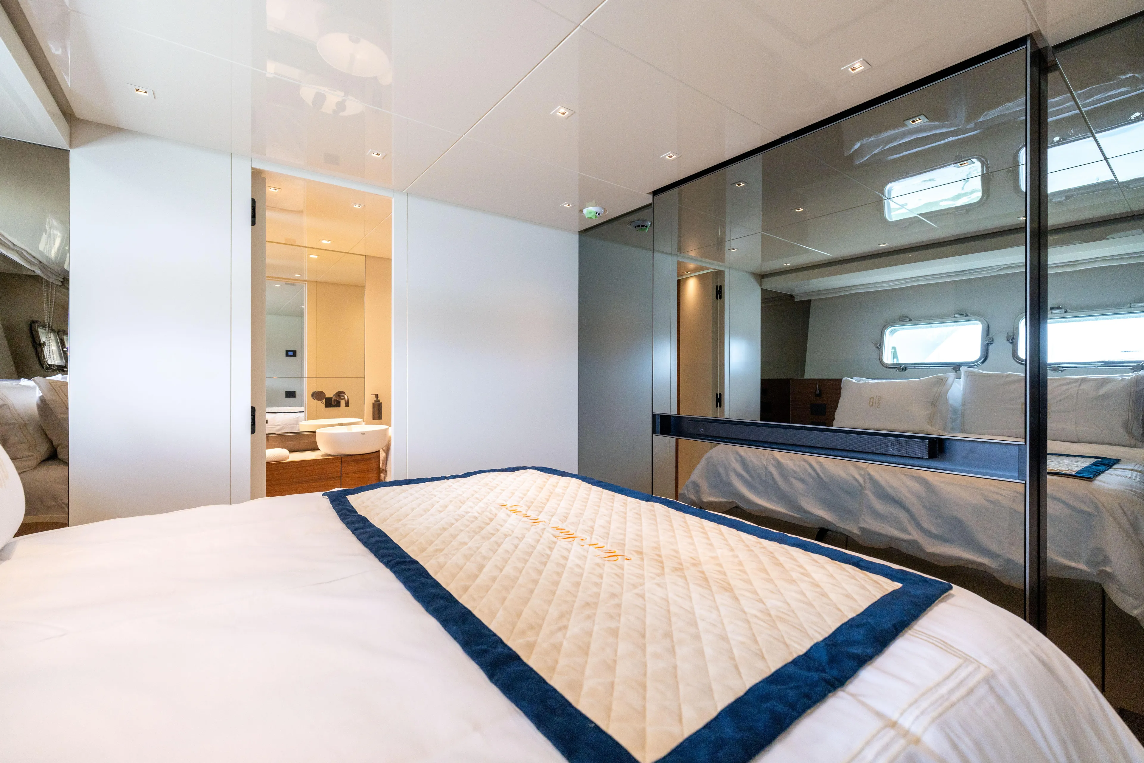 Sori San Lorenzo Yacht Photos Pics 