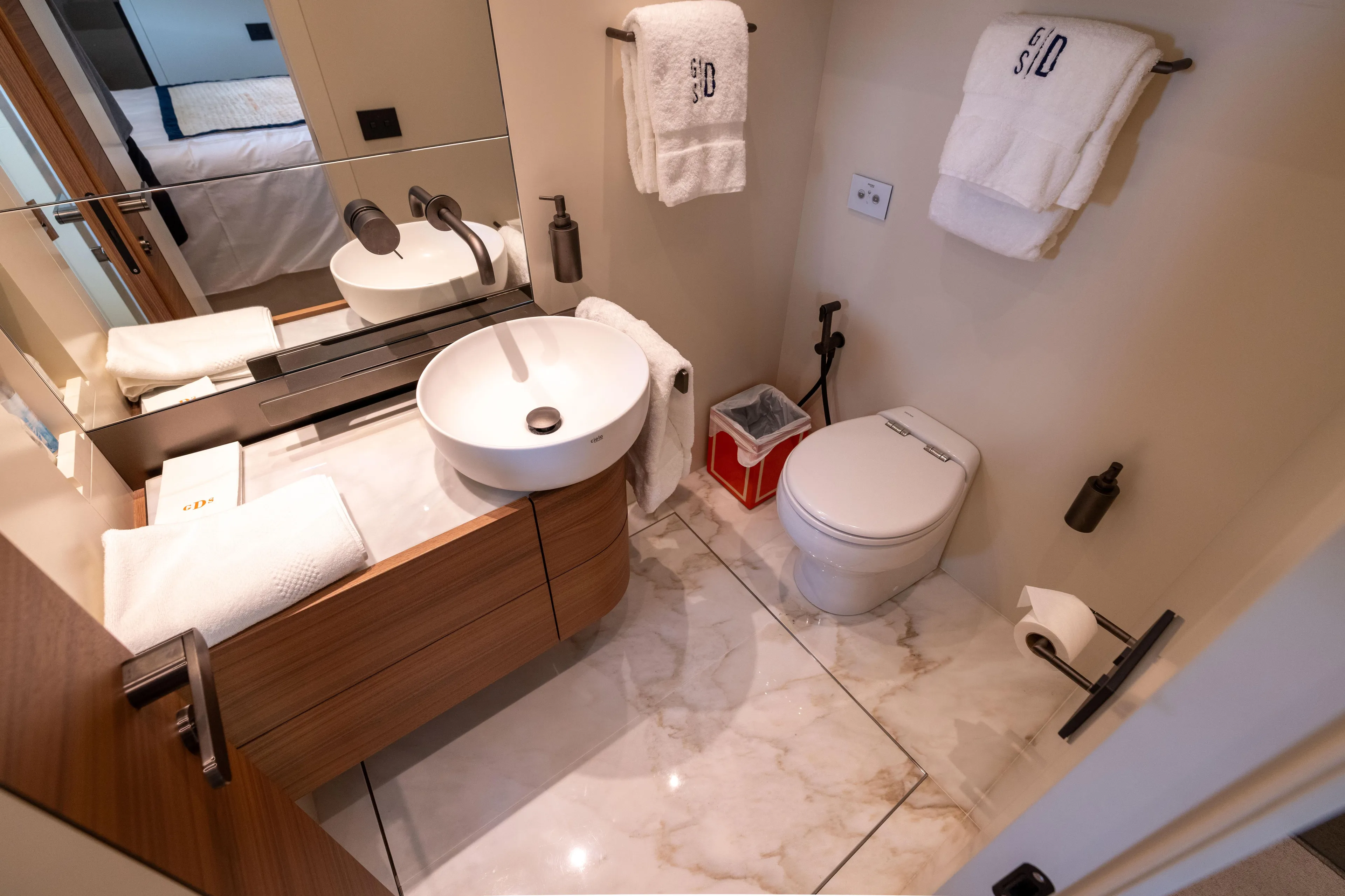 Sori San Lorenzo Yacht Photos Pics 