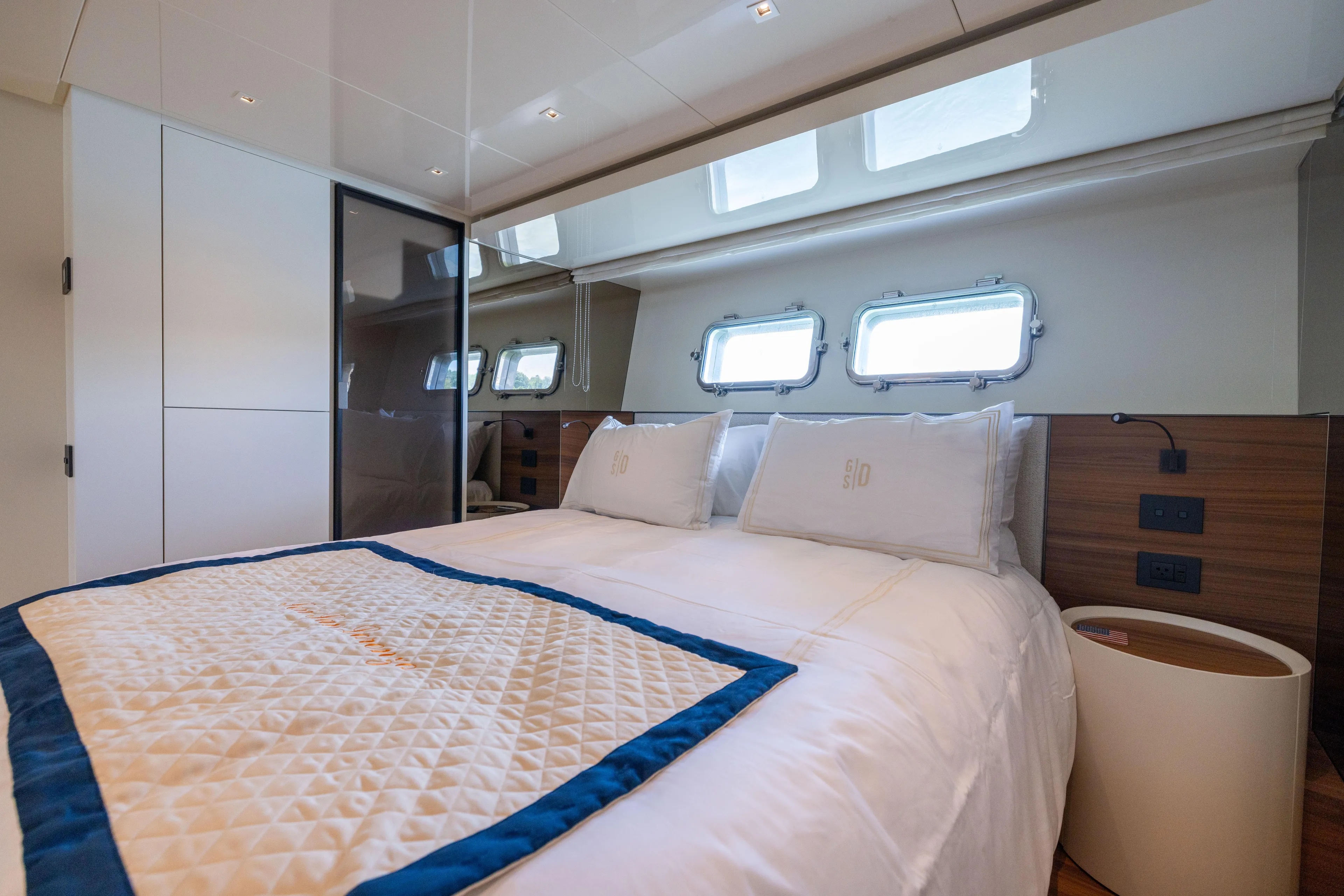 Sori San Lorenzo Yacht Photos Pics 