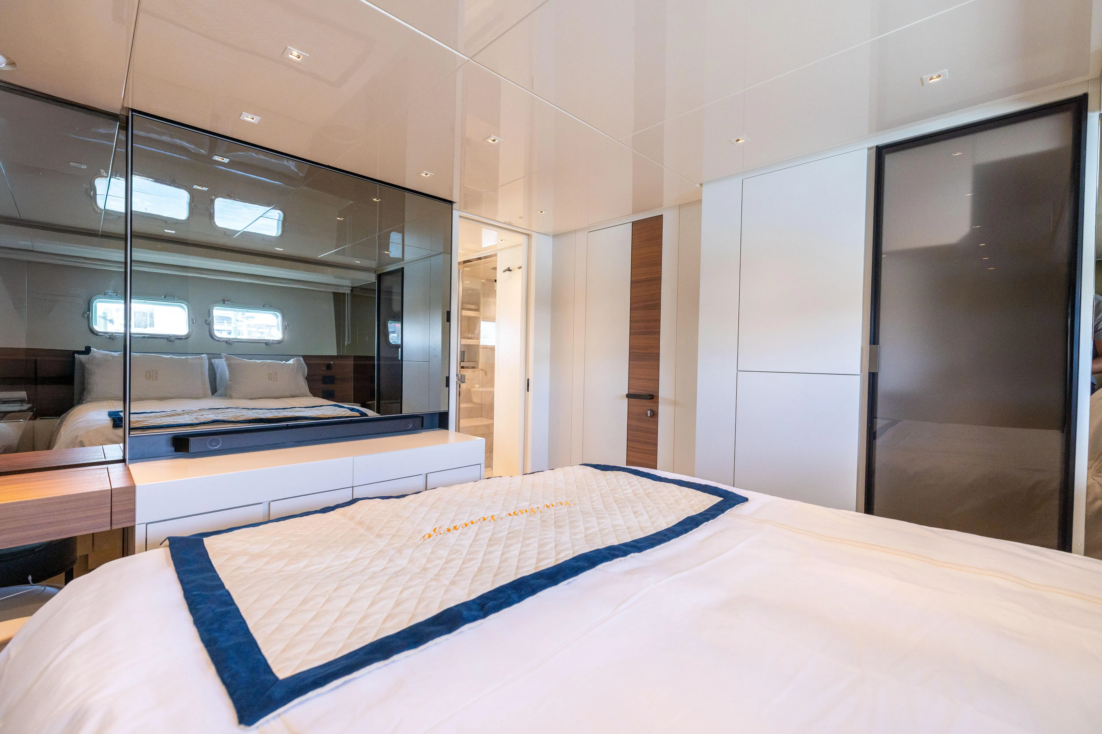 Sori San Lorenzo Yacht Photos Pics 