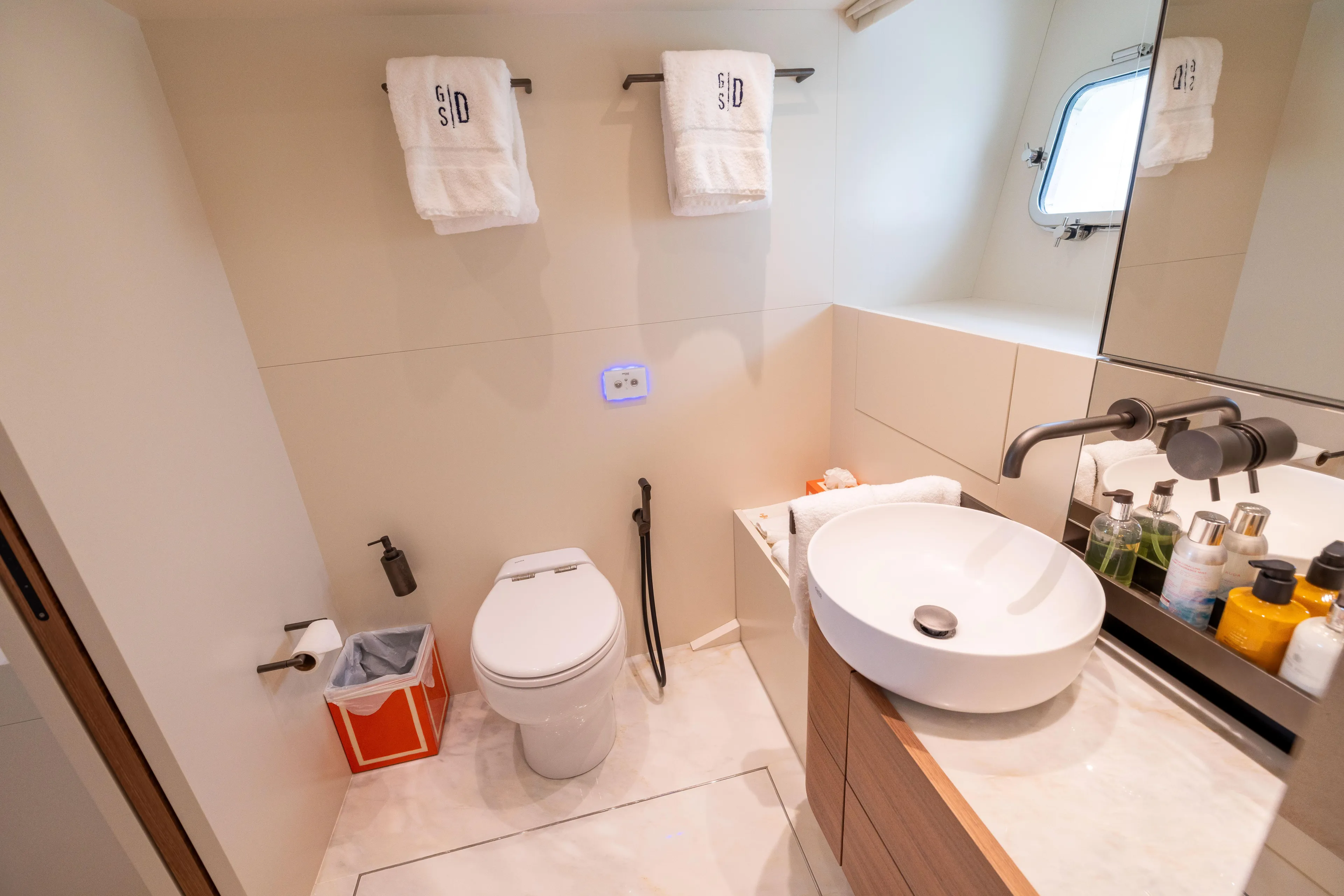 Sori San Lorenzo Yacht Photos Pics 