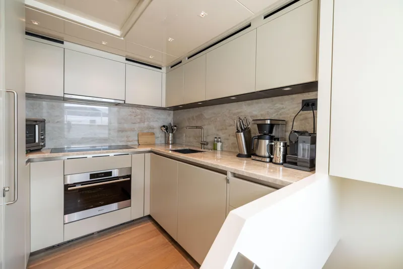 Sori San Lorenzo Yacht Photos Pics 