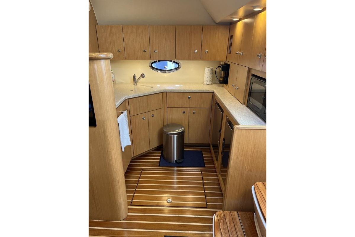 2004 Tiara Yachts 44 