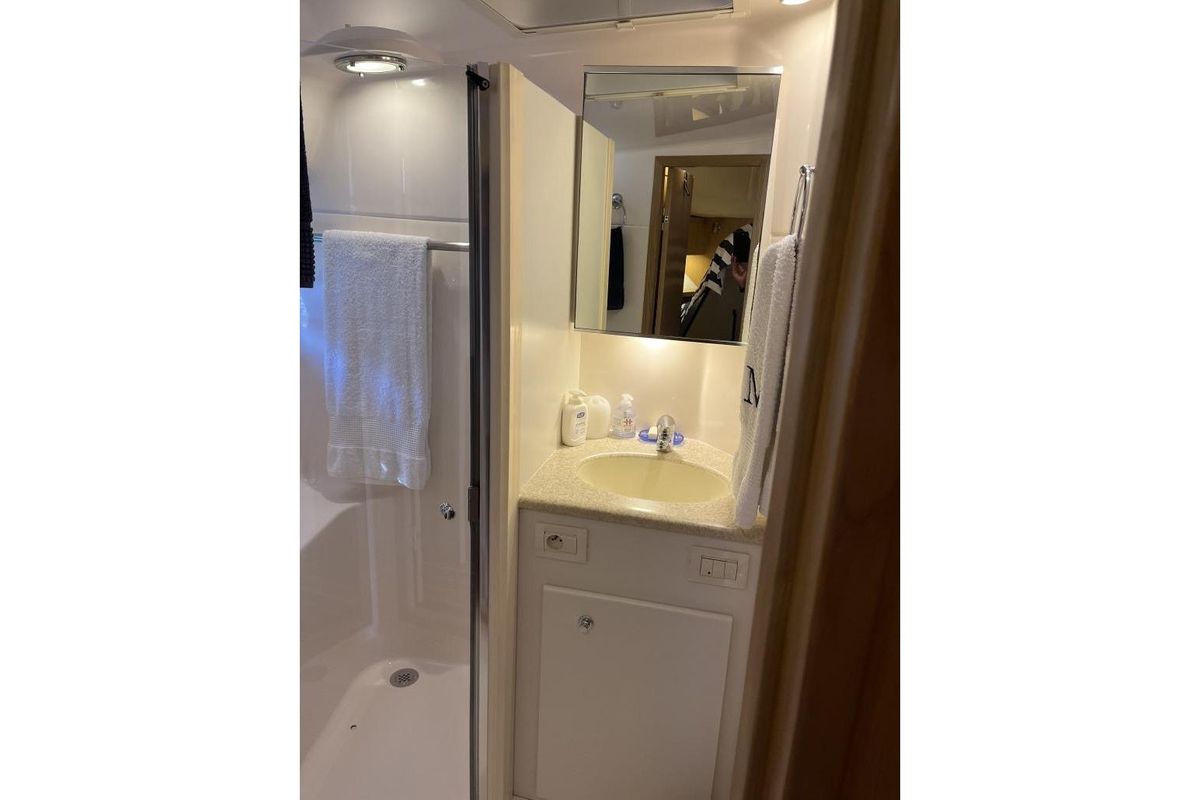 2004 Tiara Yachts 44 