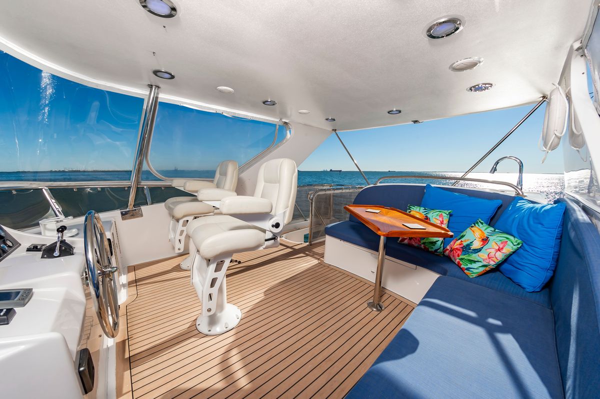 2005 Ocean Alexander 52 