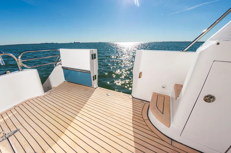 Apaiser Yacht Photos Pics 