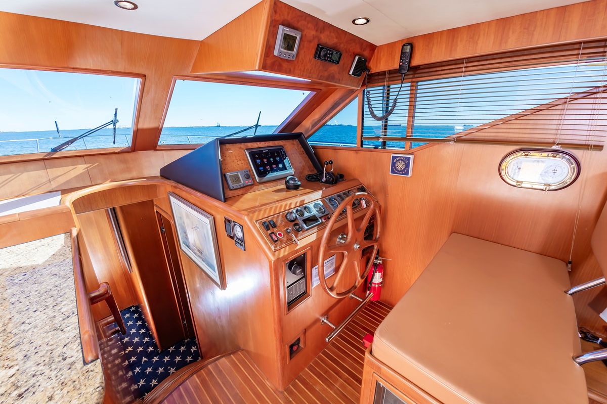 2005 Ocean Alexander 52 