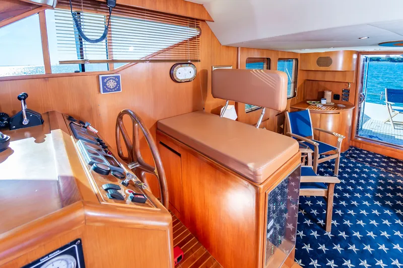 Apaiser Yacht Photos Pics 