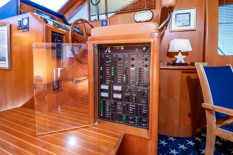 Apaiser Yacht Photos Pics 